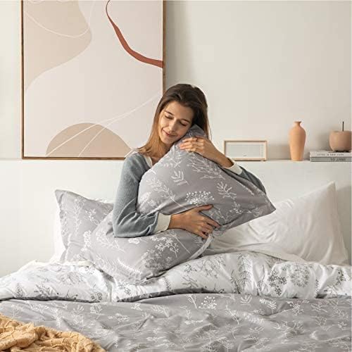 Bedsure Light Grey Full Comforter Set - Image 3