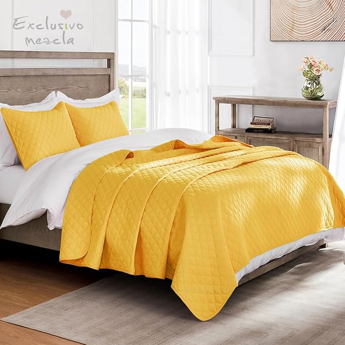 Exclusivo Mezcla Reversible King Size Quilt Bedding Set, Bright Yellow | - Image 2