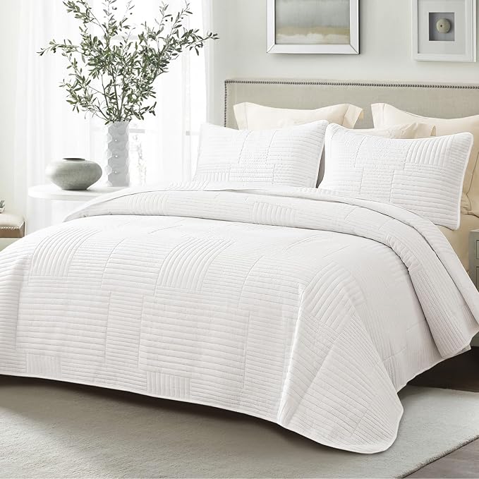 Whale Flotilla Ultra Soft King Quilt Bedding Set, Lightweight by WHALEFLOTILLA