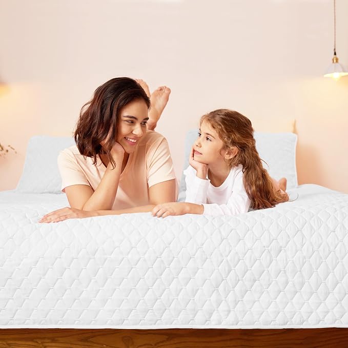 Exclusivo Mezcla Reversible California King Quilt Set, Soft Microfiber - Image 3
