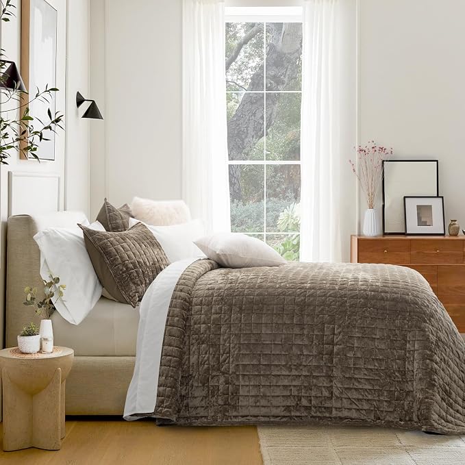 RECYCO Channel Box Stitch Velvet Quilt Set, King Size, Mocha Brown | Ultra Soft - Image 3