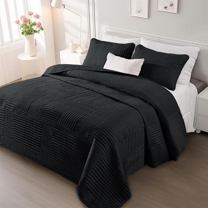Whale Flotilla Ultra Soft Queen Quilt Bedding Set, Lightweight by WHALEFLOTILLA