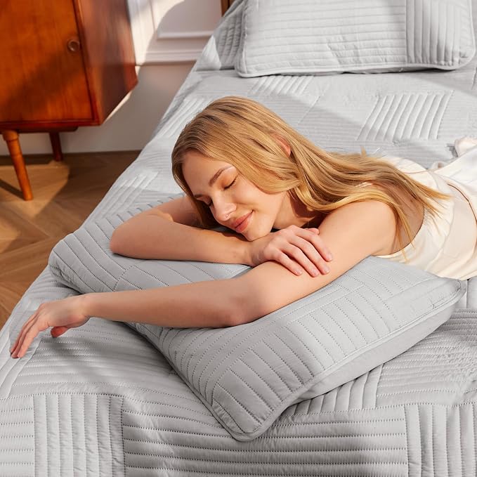 Whale Flotilla Ultra Soft Queen Quilt Bedding Set, Lightweight - Image 3