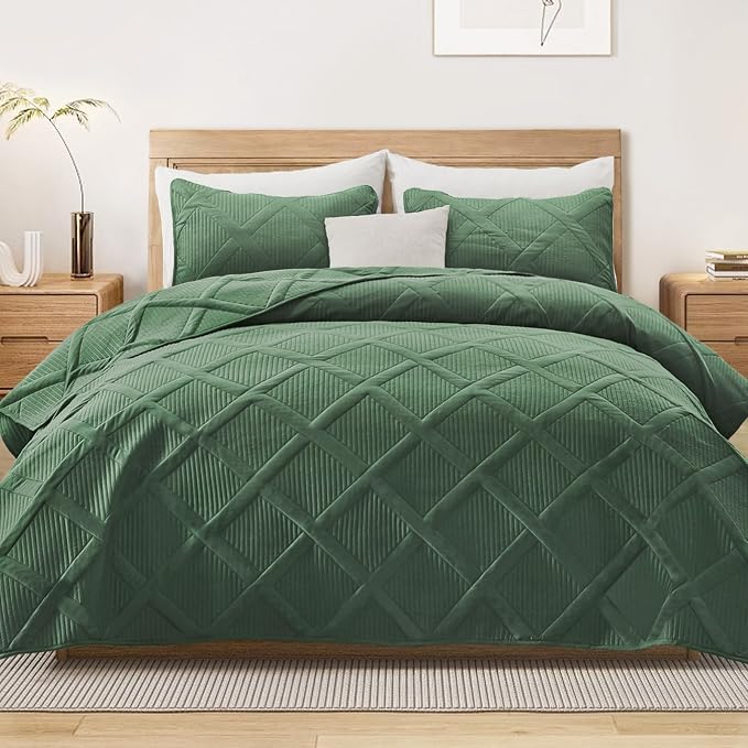 Exclusivo Mezcla Twin Size Quilt Set, Olive Green | Soft Bedspreads by ExclusivoMezcla