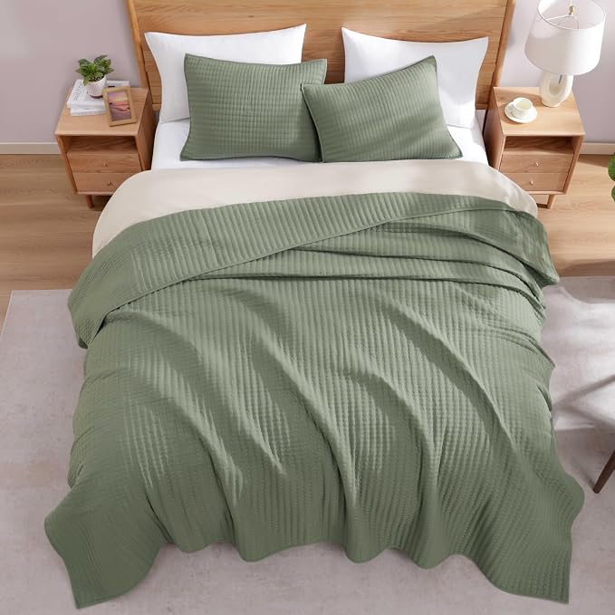 King Size Quilt-Lightweight Bedspreads Sage Green King Quilt Bedding Set | Soft - Image 5