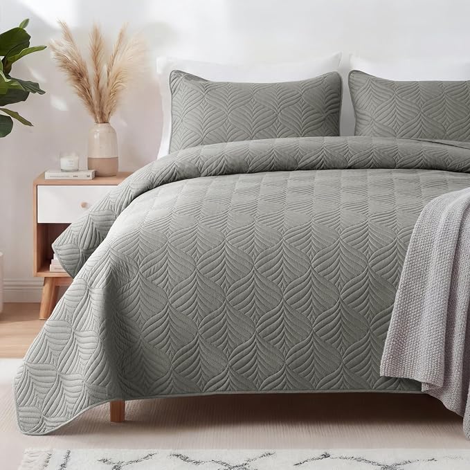 Whale Flotilla Extra Soft Twin Quilt Bedding Set, Lightweight Bedspreads | Grey by WHALEFLOTILLA