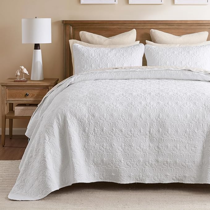Madison Park Twin Quilt Bedding Set, Cottage-Inspired Damask, Classic Stitch by MADISONPARK