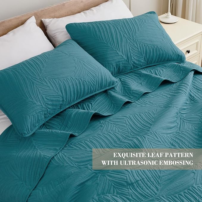 Exclusivo Mezcla 3-Piece Queen Quilt Bedding Set, Soft Microfiber Bedspread | - Image 3