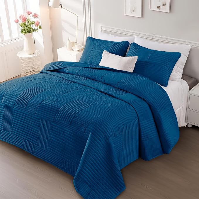 Whale Flotilla Ultra Soft Queen Quilt Bedding Set, Lightweight - Image 8