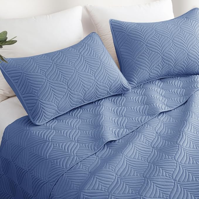 Whale Flotilla Extra Soft King Quilt Bedding Set, Lightweight Bedspreads | - Image 7