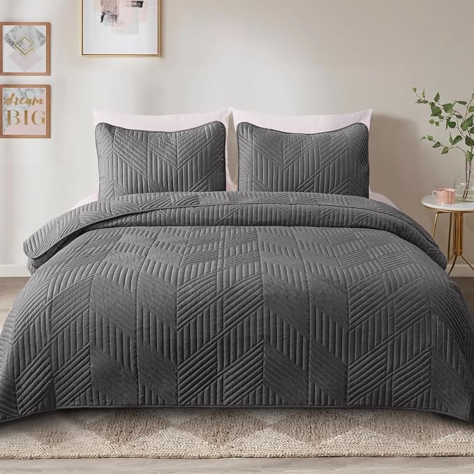 Exclusivo Mezcla California King Quilt Bedding Set, Soft Microfiber, Modern - Image 2