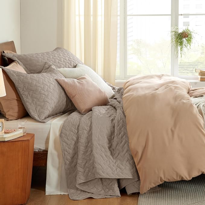 Bedsure Twin Size Quilt, Lightweight Comforter Set, Taupe Bedspread Twin XL | - Image 4