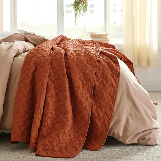 Bedsure King Size Quilt, Lightweight Comforter Set, Basket Weave, All-Season - Image 2