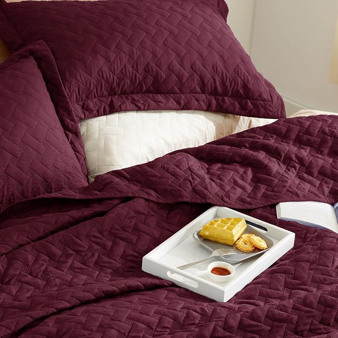 Bedsure King Size Quilt, Lightweight Comforter Set, Burgundy Red Bedspread | - Image 3
