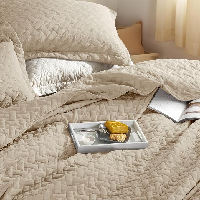 Bedsure Quilts Queen Size, Lightweight Comforter Set, Light Khaki Bedspread | - Image 3